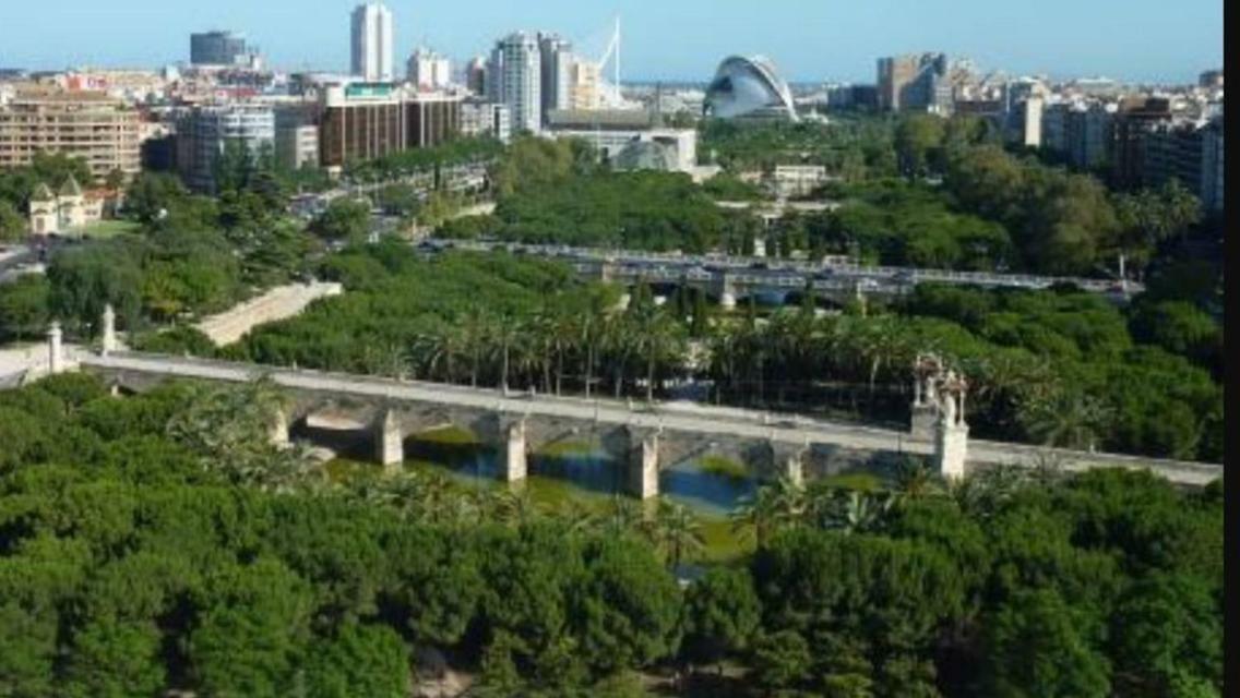 Apto En Ciudad De Las Ciencias Y Cerca Playa Valencia Ngoại thất bức ảnh